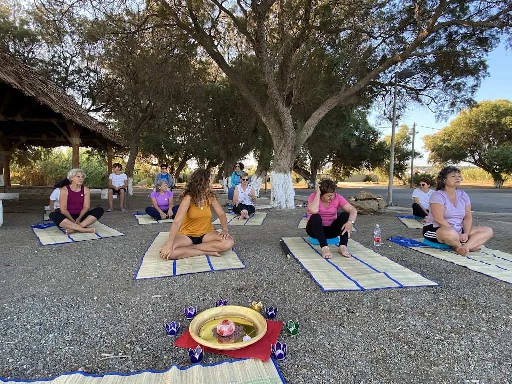 shiluvim on beach 19