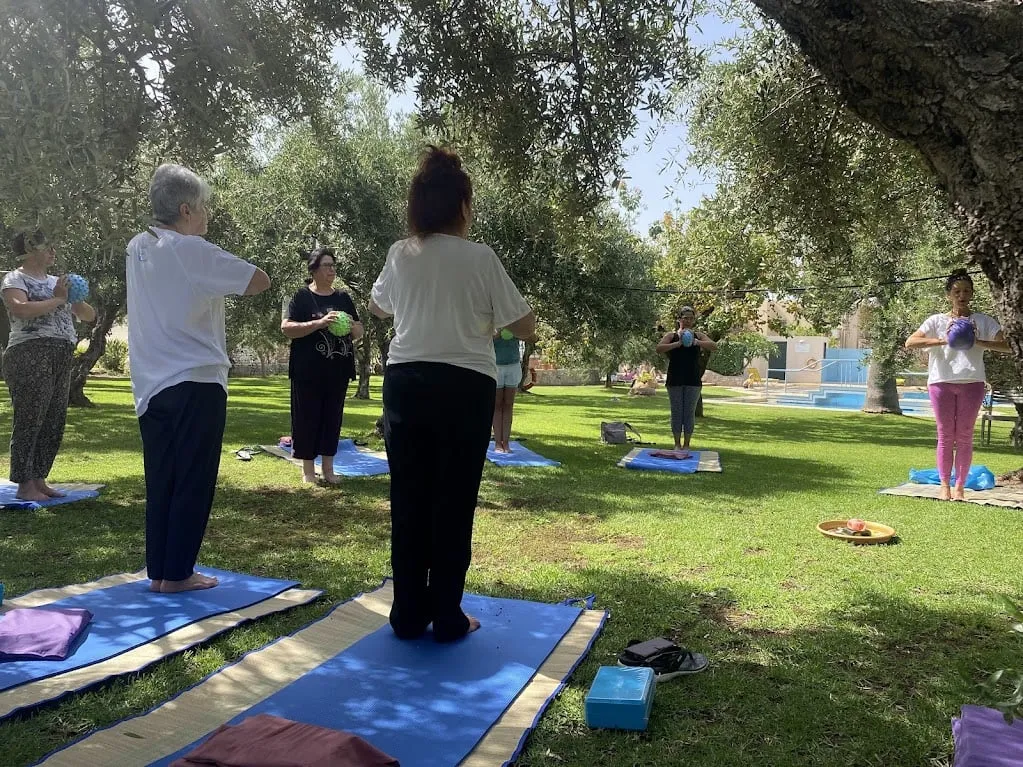 shiluvim on grass 11