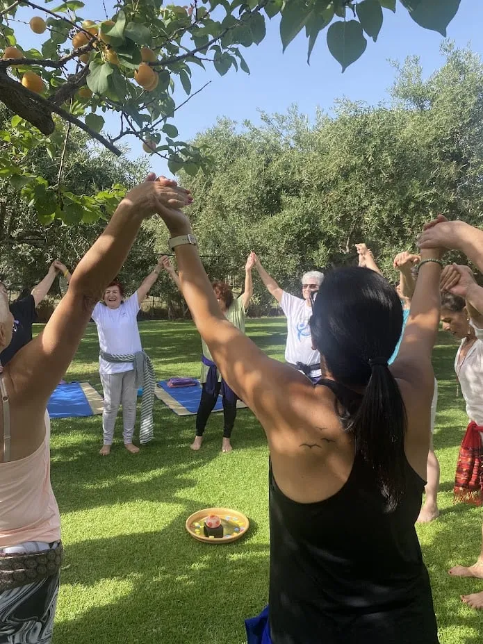 shiluvim on grass 23