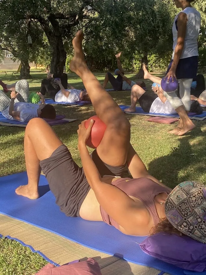 shiluvim on grass 25